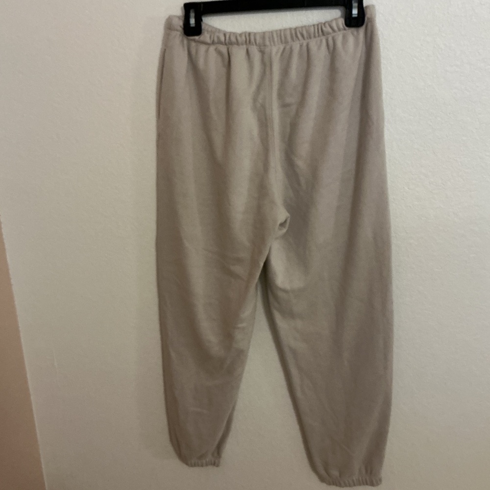 Vuori Sedona Jogger in Salt - Picture 8 of 8
